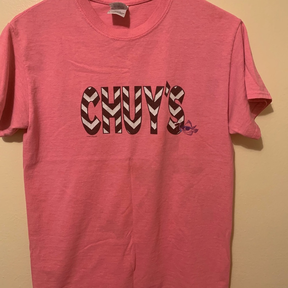 Chuy's pink chevron shirt
